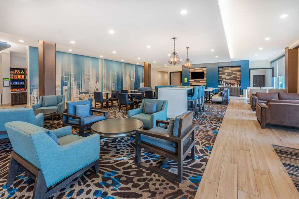 La Quinta Inn and Suites by Wyndham Houston Spring South - photo 26