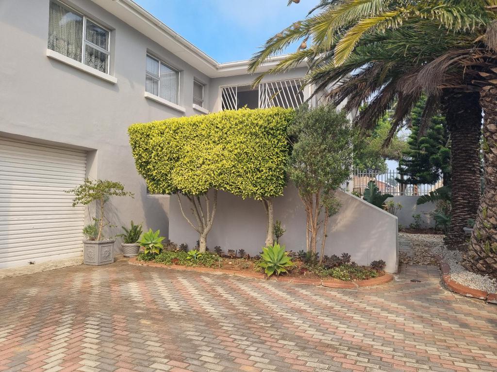 Bunitrix Guesthouse — 5-Star Luxury Hotel in Port Elizabeth, South Africa