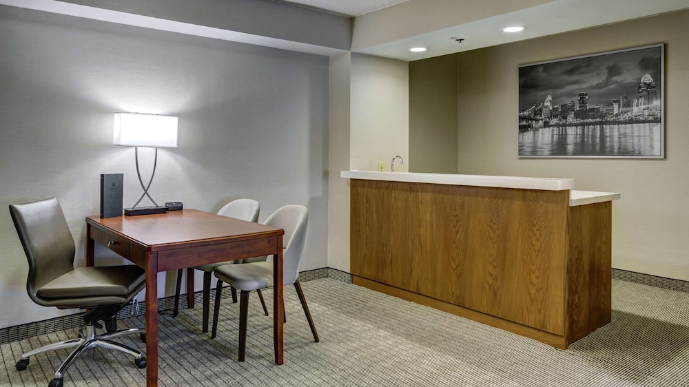 Embassy Suites by Hilton Cincinnati RiverCenter - photo 36