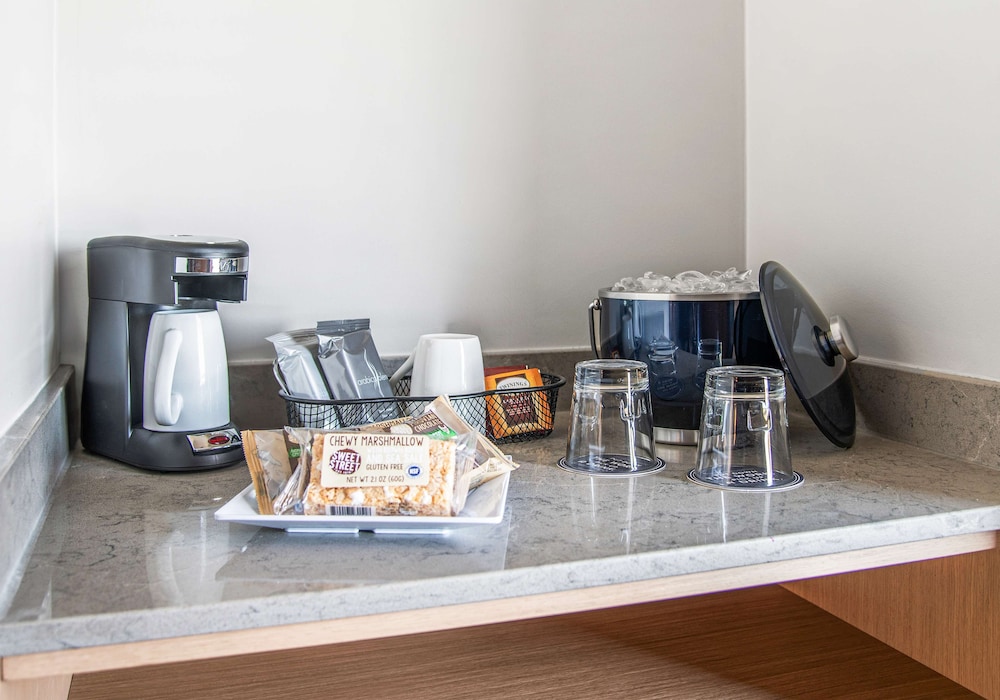 Hyatt Place Newark Silicon Valley - photo 32