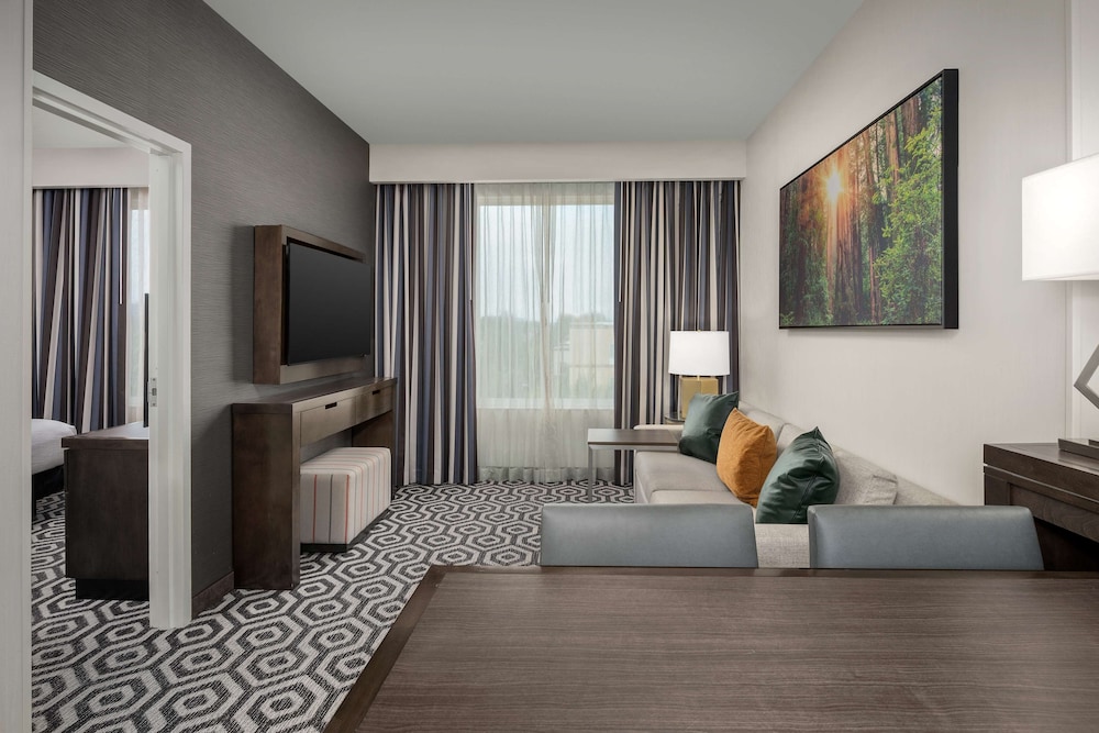 Embassy Suites Portland Hillsboro Oregon - photo 9
