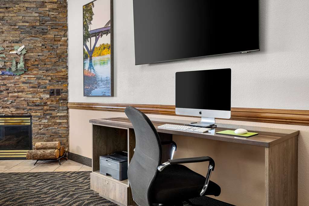 La Quinta Inn & Suites by Wyndham Grants Pass - photo 41