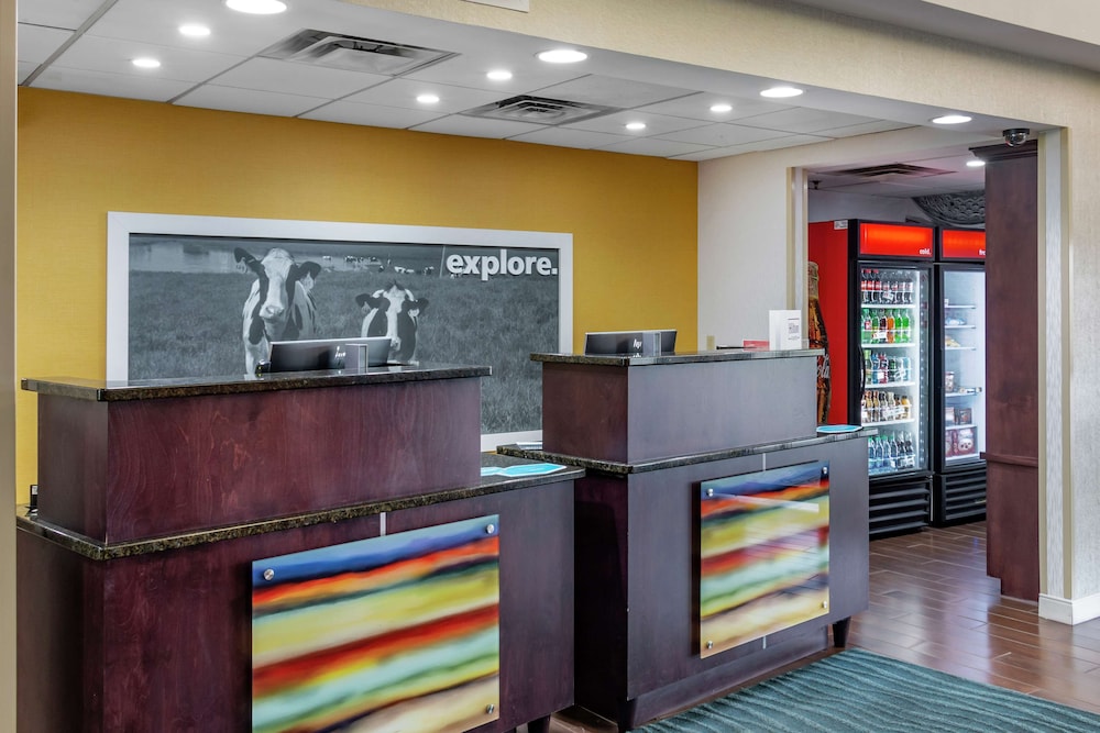 Hampton Inn Adel - photo 2