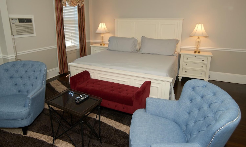 Bellevue Manor - photo 31