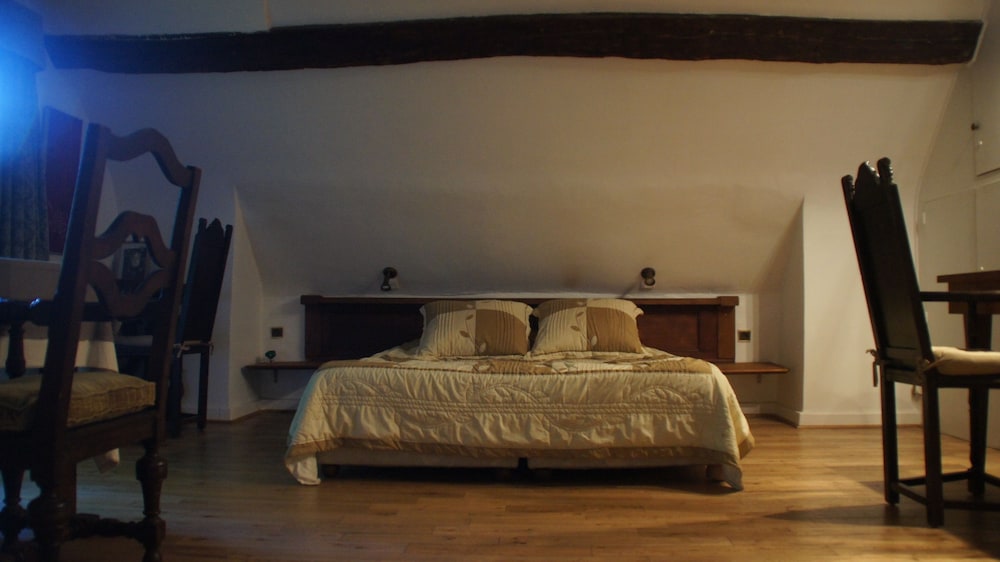 Le Moulin d’Andé pet-friendly hotel Ande