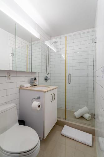 East Village Escape with 3BD 2BA near Tompkins Square Park - photo 10