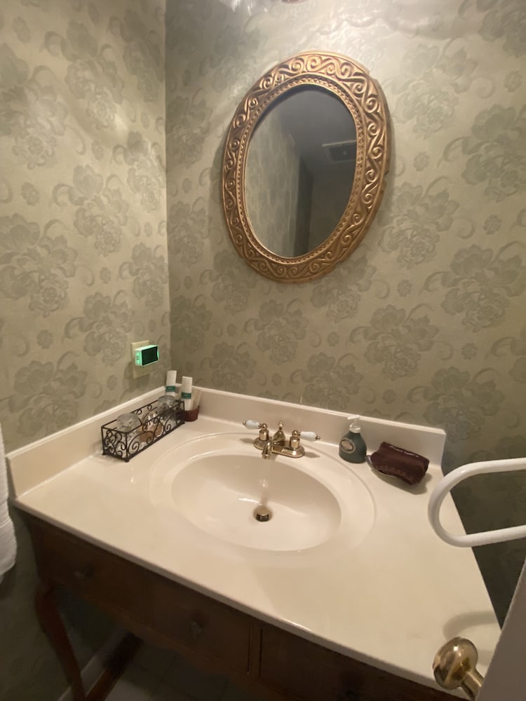 The Cypress Inn Bed & Breakfast - photo 87