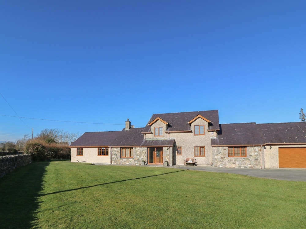 Afon Rhos Bach in Caernarfon, United Kingdom