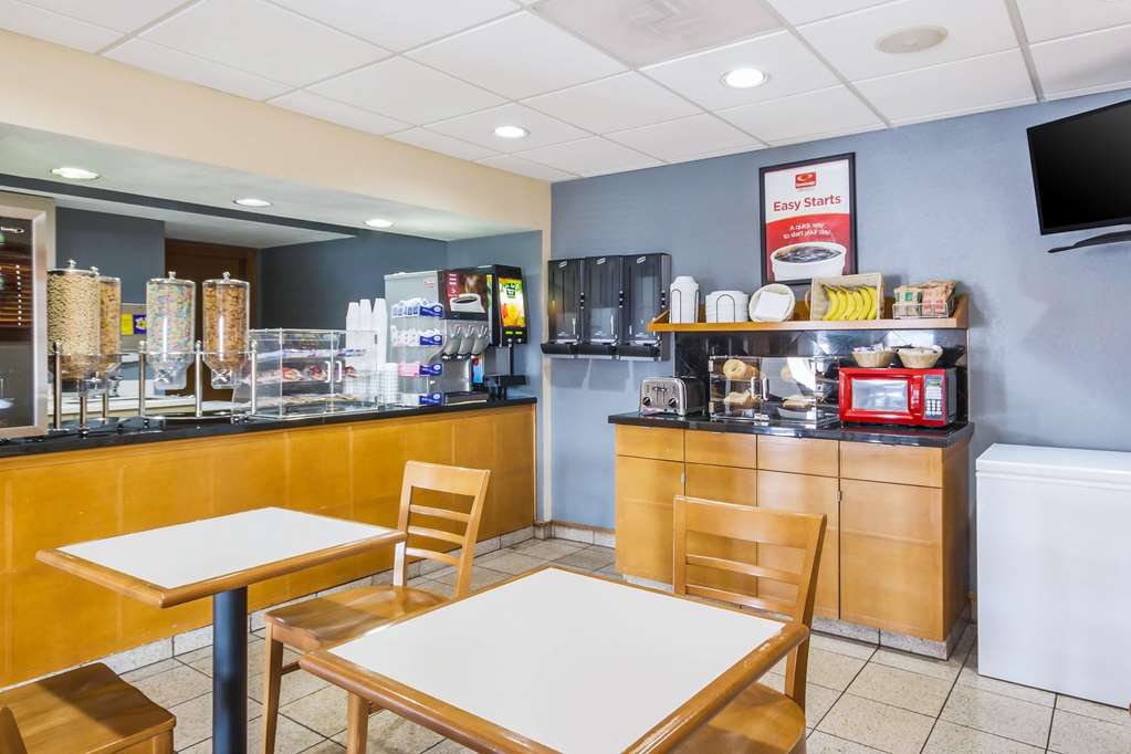 Econo Lodge Inn & Suites I 35 at Shawnee Mission - photo 46