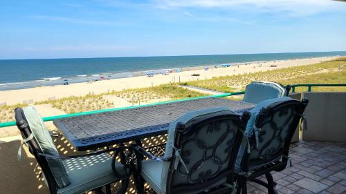 DeSoto Beach Club 310 by Tybee Beach Vacation Rentals — 4-Star Luxury Hotel in Tybee Island, United States