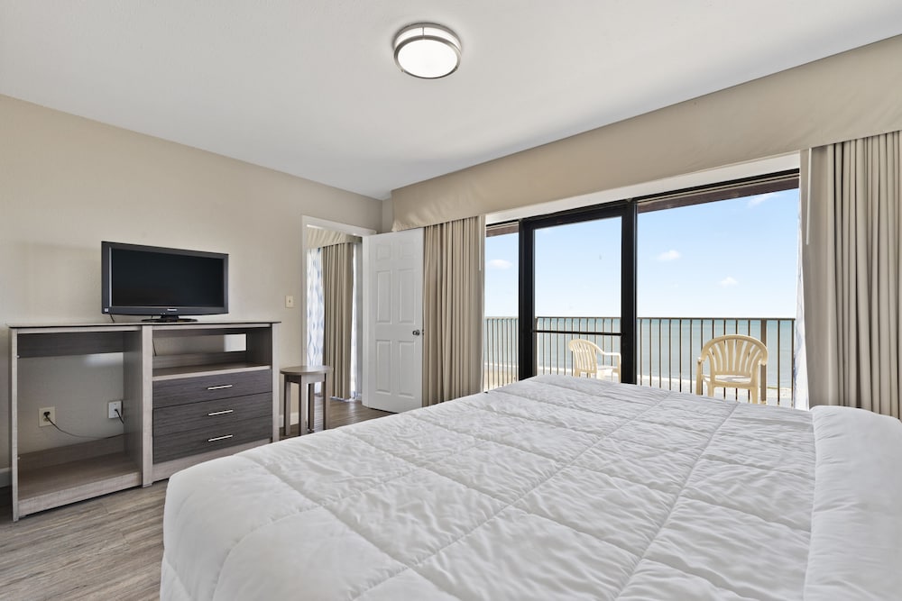 Ocean Crest Inn and Suites - photo 26