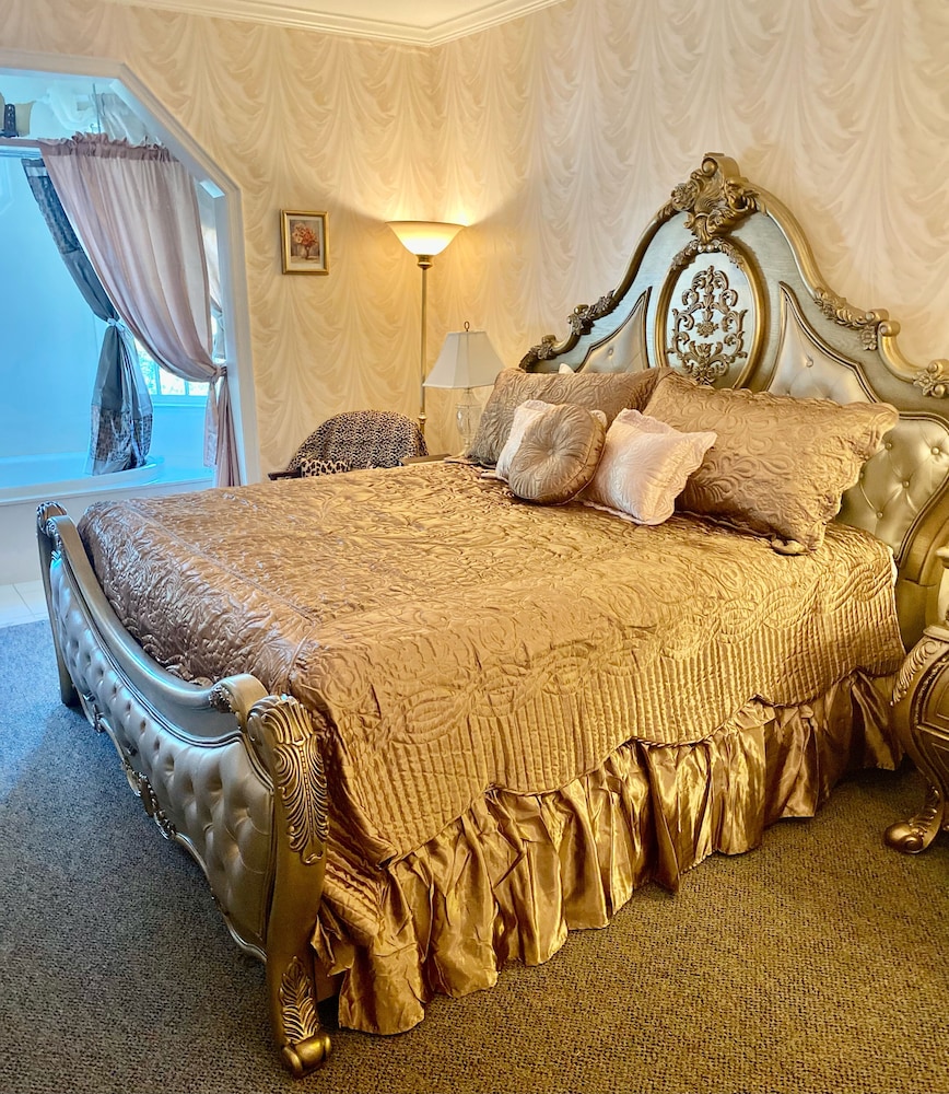 The Cypress Inn Bed & Breakfast - photo 12
