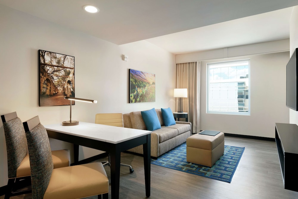 Embassy Suites by Hilton San Antonio Landmark - photo 8
