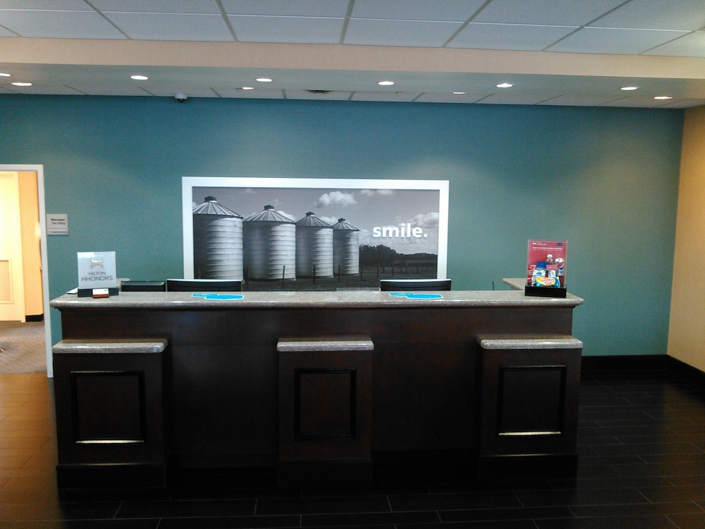 Hampton Inn Pine Grove - photo 7