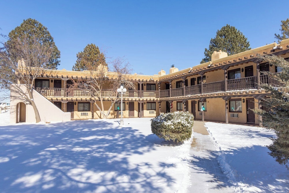Sagebrush Inn & Suites - photo 41