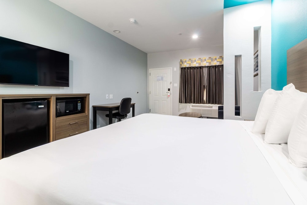 Americas Best Value Inn and Suites Kingwood IAH Airport - photo 17