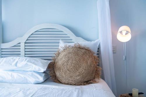 The Top Floor Luxury accomodation for 2 Spa Bath in Airlie Beach, Australia