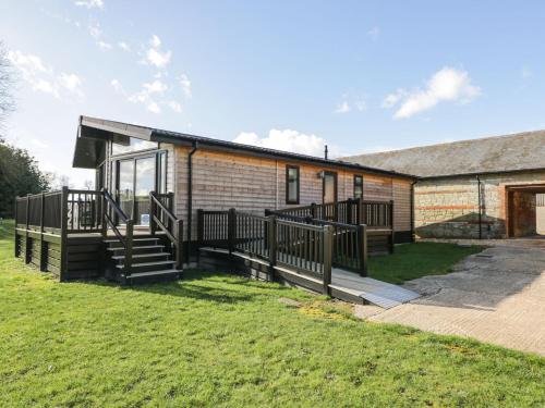 Manor Farm Lodge — 4-Star Luxury Hotel in Salisbury, United Kingdom