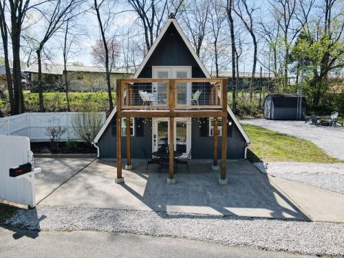 The Lakeside Loft KY Lake Escape Pirates Cove in Hardin, United States