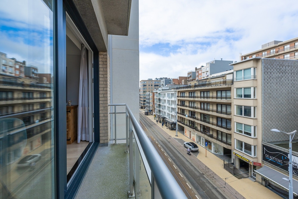 Nice Apartment on the 4th Floor for Family — 4-Star Luxury Hotel in Middelkerke, Belgium