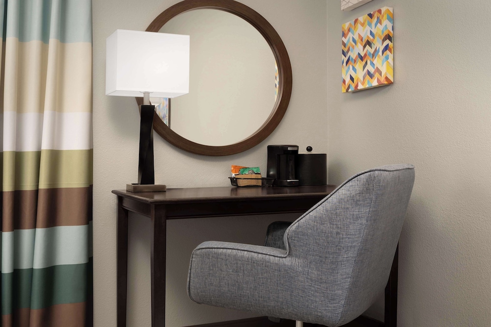 Hampton Inn & Suites Huntsville Research Park Area - photo 10