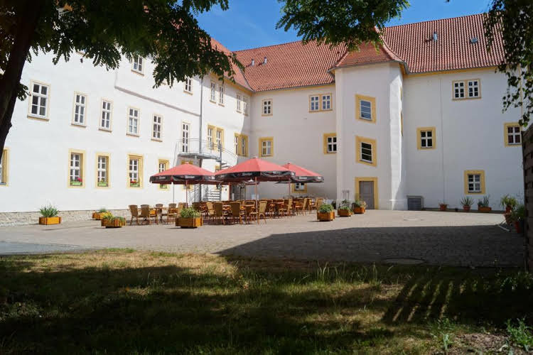 Schlosshotel Am Hainich pet-friendly hotel Sonneborn