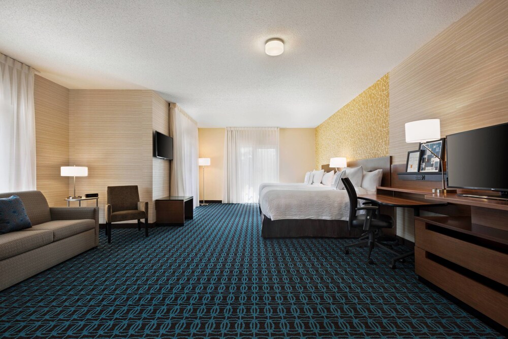 Fairfield Inn & Suites by Marriott Charlottesville Downtown University Area - photo 10