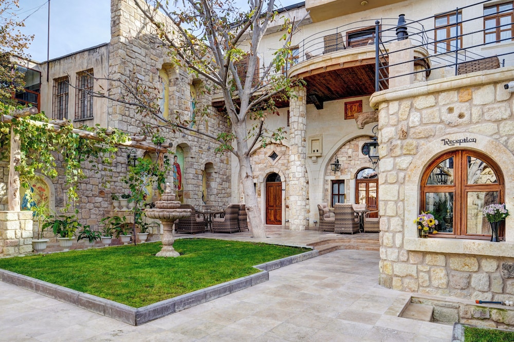 Cappadocia Kemer Palace Hotel — Uerguep