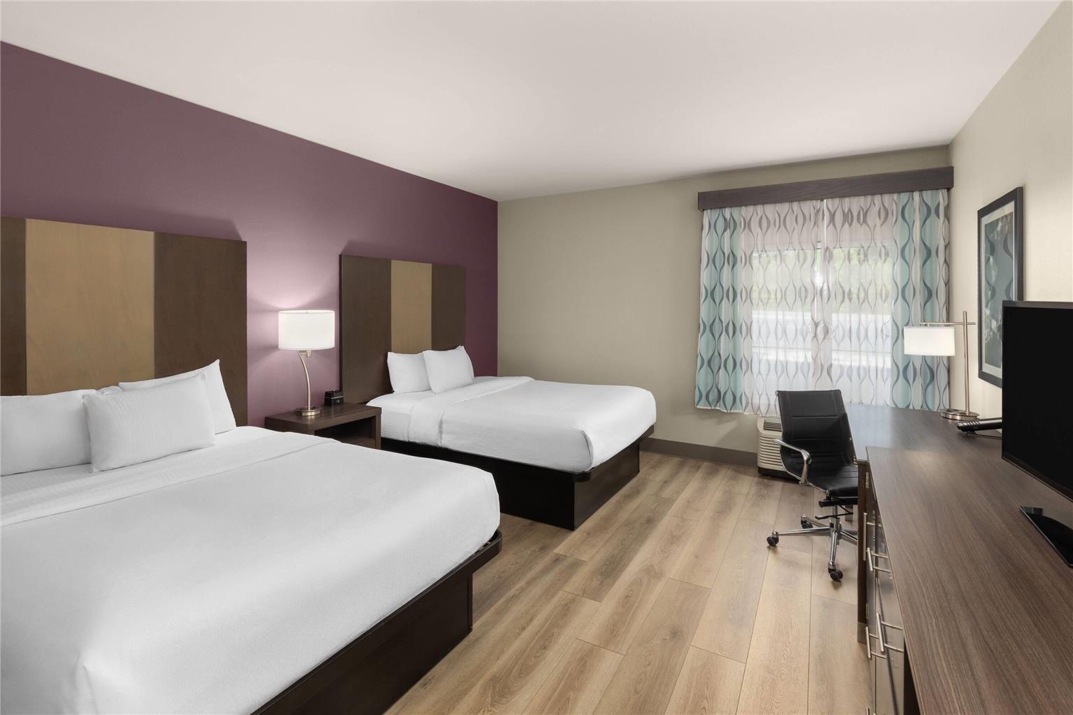 La Quinta Inn & Suites by Wyndham Chattanooga Lookout Mtn - photo 41