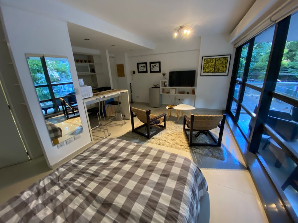 Deaf Twins 2B Botanico Super Calido — 5-Star Luxury Hotel in Buenos Aires, Argentina