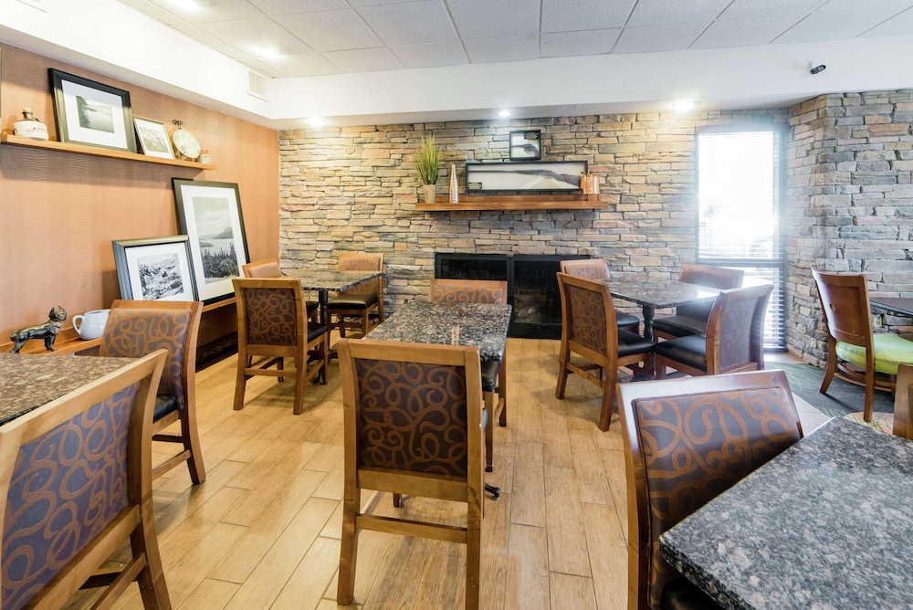 Hampton Inn Caryville I 75 Cove Lake State Park - photo 6