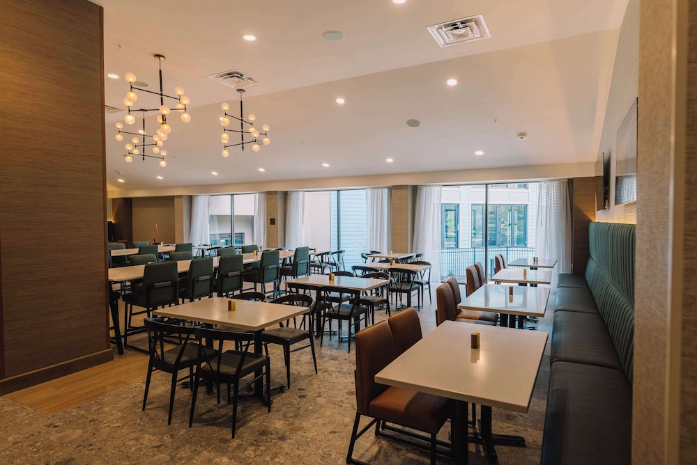 Embassy Suites by Hilton Gatlinburg Resort - photo 55