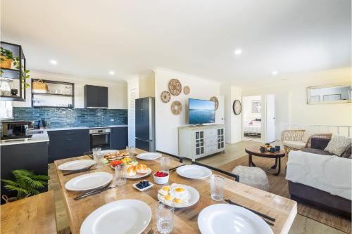 Holiday on Horace 1 74 Horace St Wi Fi two living areas — 4-Star Luxury Hotel in Shoal Bay, Australia