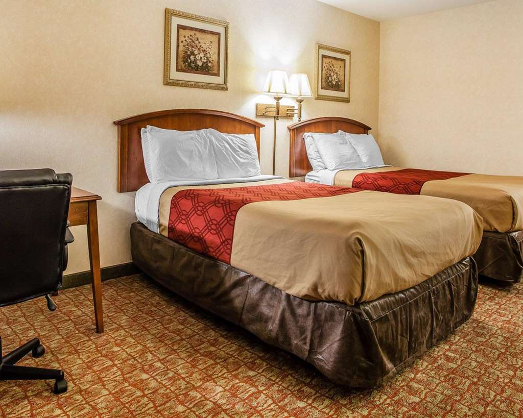 Econo Lodge Douglassville Pottstown - photo 19