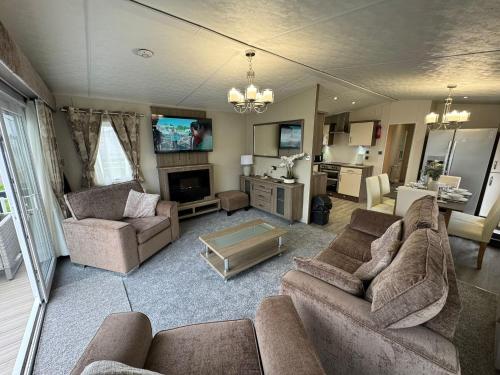 Golden Palm Resort The Superior Retreat Coastal Caravan Breaks in Chapel Saint Leonards, United Kingdom