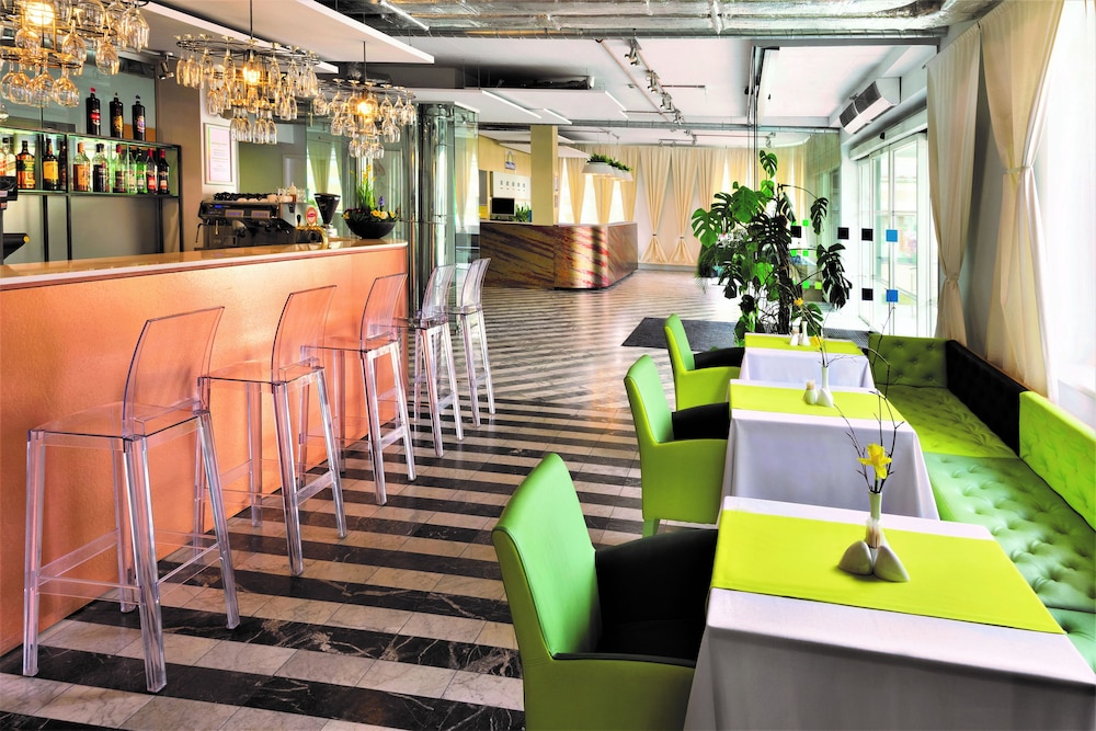 מזון ומשקאות