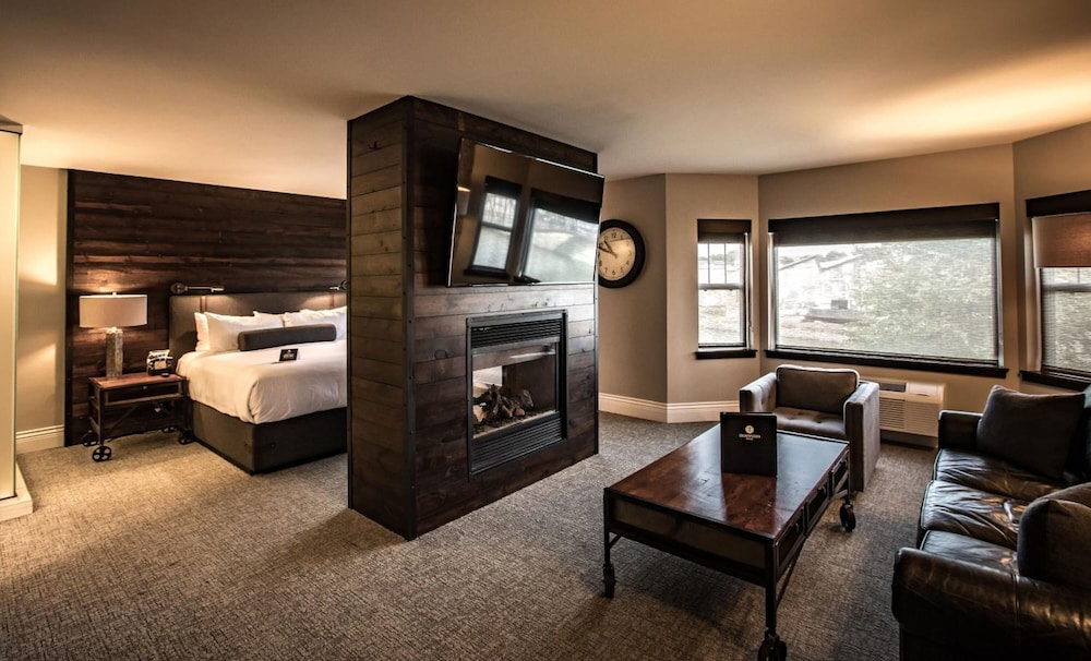 Ironworks Hotel - photo 20