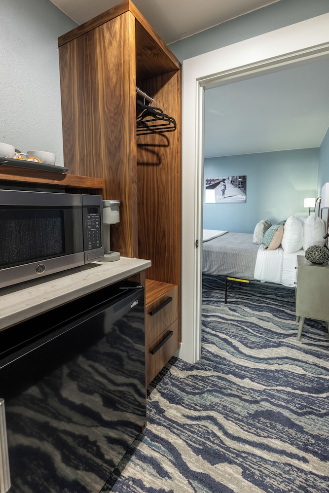 Seaside Oceanfront Inn - photo 47