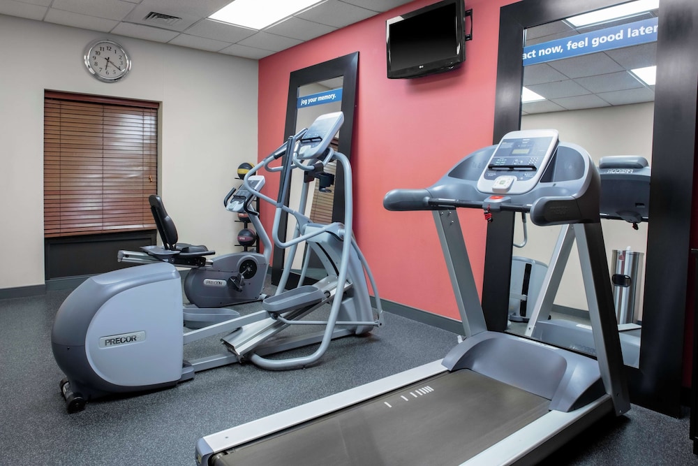 Hampton Inn & Suites Concord Charlotte - photo 27