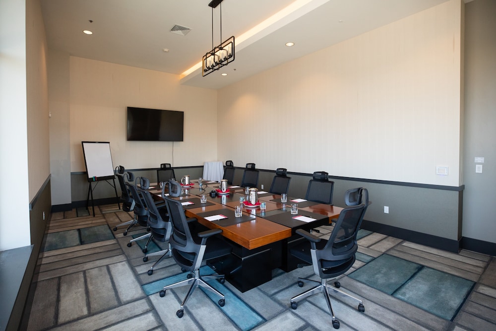 Hotel Indigo Everett Waterfront Place by IHG - photo 79