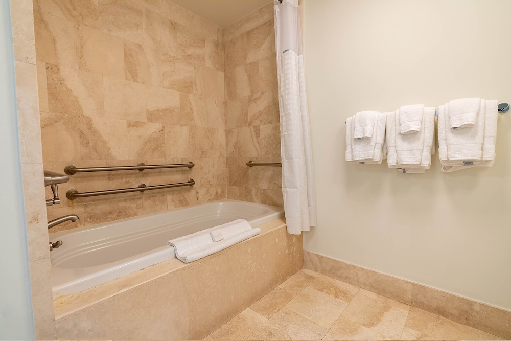 Fontainebleau Miami Beach Private Luxury Suites - photo 344