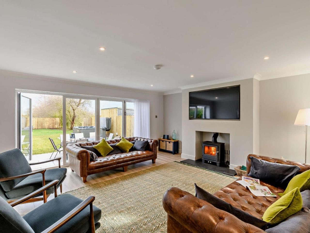 4 Bed in Alnwick oc 89964