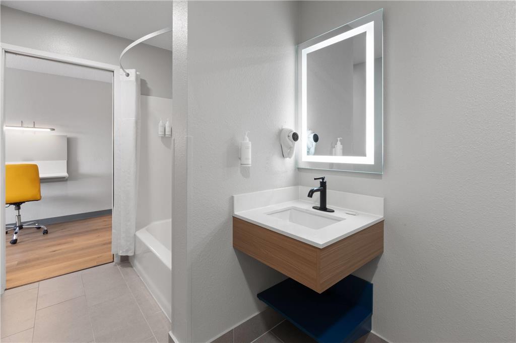 Microtel Inn & Suites by Wyndham Sioux Falls - photo 12