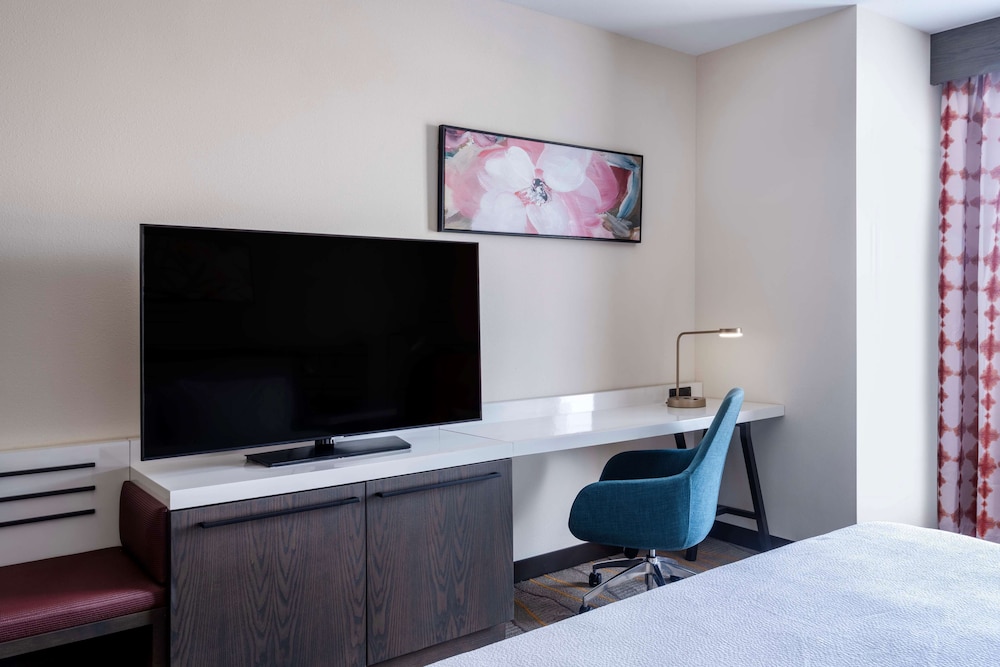Hilton Garden Inn Pomona Chino - photo 23