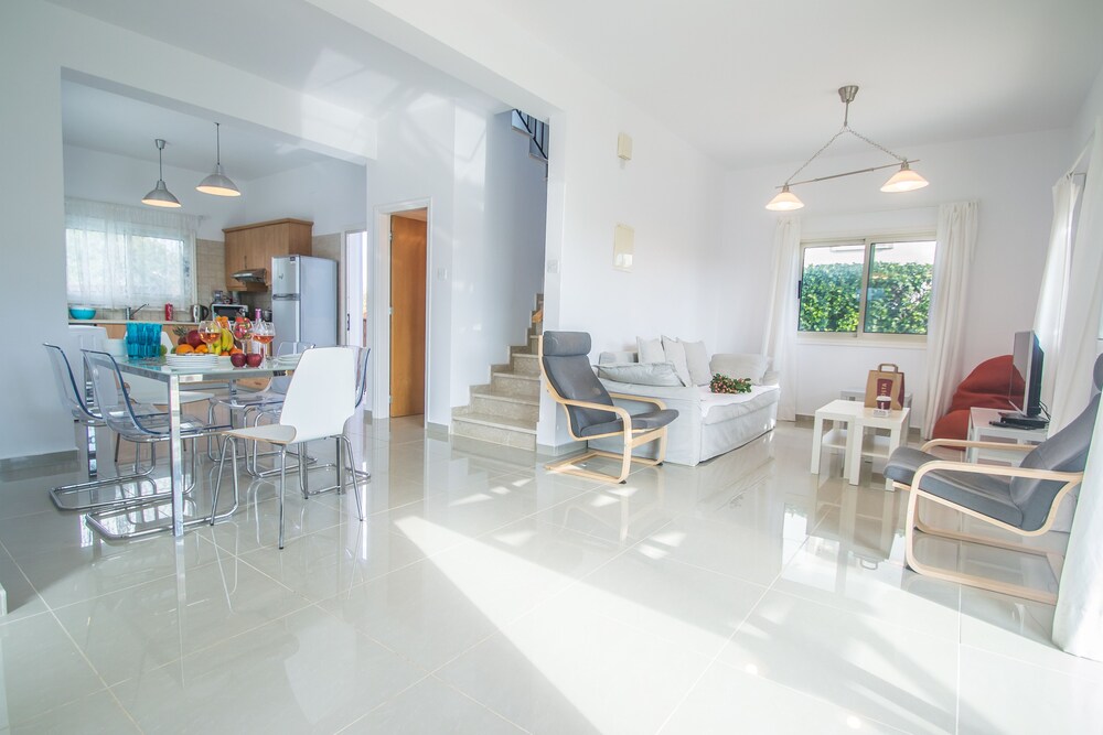 Yolanda Holiday Villa