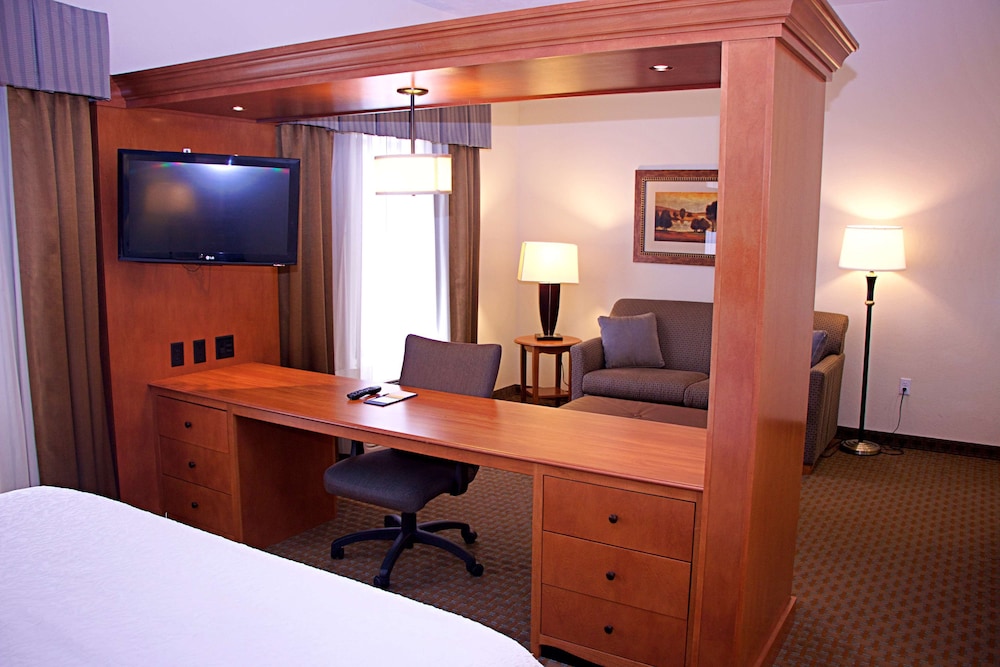Hampton Inn Sidney NE - photo 9