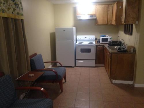 Pleasure Point Inn & Suites - photo 14
