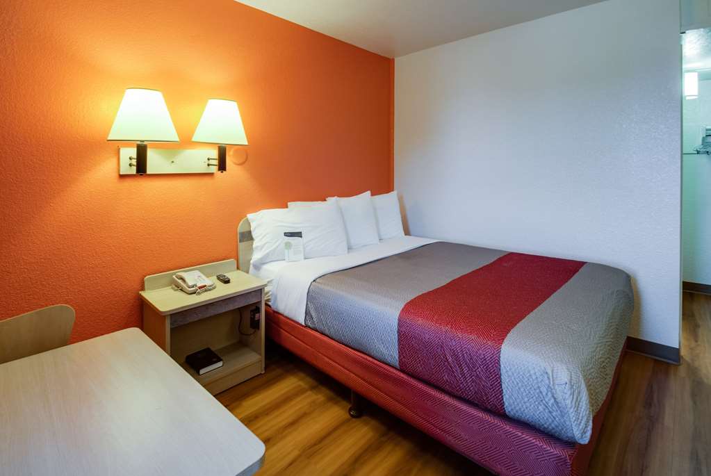 Motel 6 Lenexa KS Kansas City Southwest - photo 11