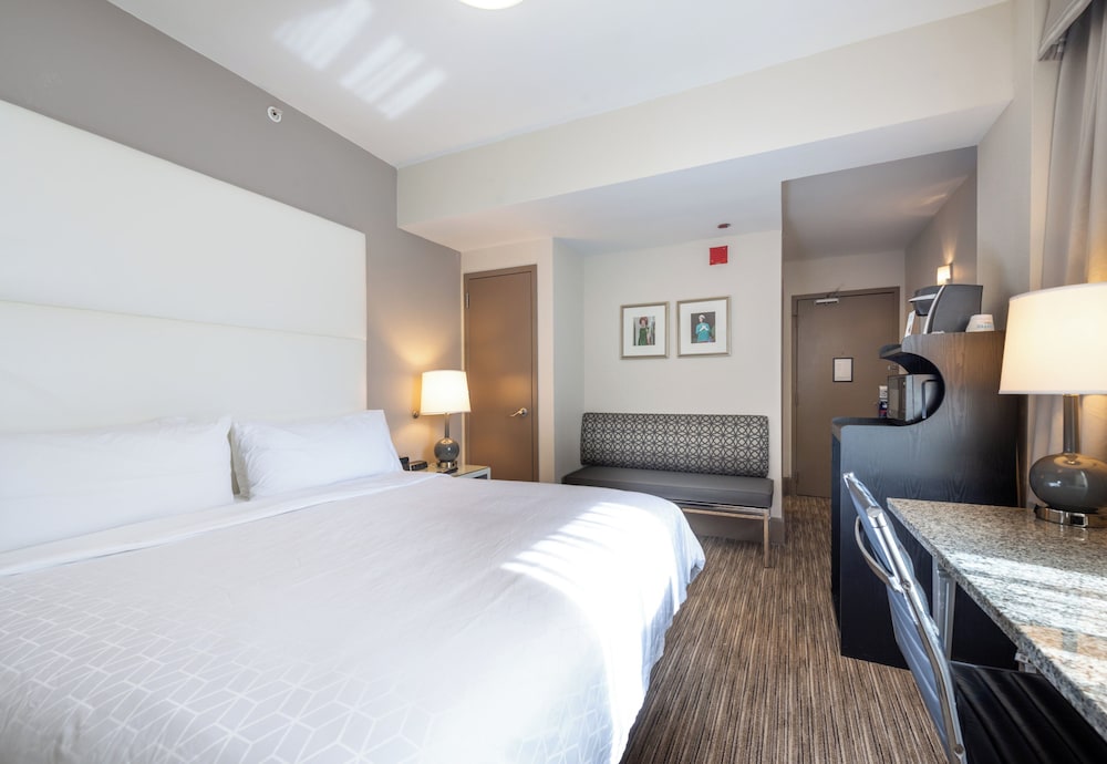 Holiday Inn Express Chicago Magnificent Mile - photo 4