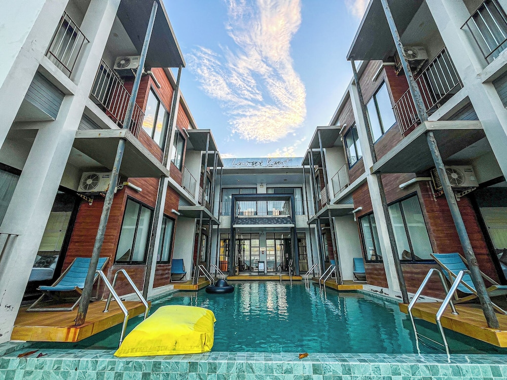 Leamsai Beach Resort in Surat Thani, Thailand